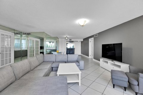 Condominio en venta en Miami Beach, Florida, 2 dormitorios, 119.84 m2 № 1983297 - foto 8