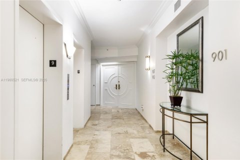 Condominio en venta en Miami Beach, Florida, 1 dormitorio, 107.77 m2 № 2027643 - foto 26