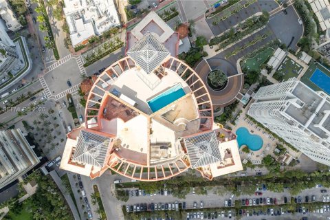 Condominio en venta en Miami Beach, Florida, 1 dormitorio, 107.77 m2 № 2027643 - foto 28