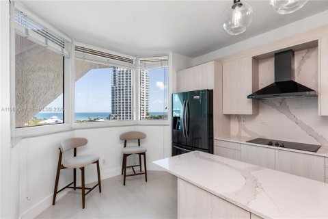 Condominio en venta en Miami Beach, Florida, 1 dormitorio, 107.77 m2 № 2027643 - foto 16