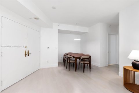 Condominio en venta en Miami Beach, Florida, 1 dormitorio, 107.77 m2 № 2027643 - foto 7