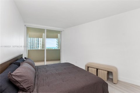 Condominio en venta en Miami Beach, Florida, 1 dormitorio, 107.77 m2 № 2027643 - foto 20