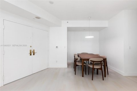 Condominio en venta en Miami Beach, Florida, 1 dormitorio, 107.77 m2 № 2027643 - foto 9