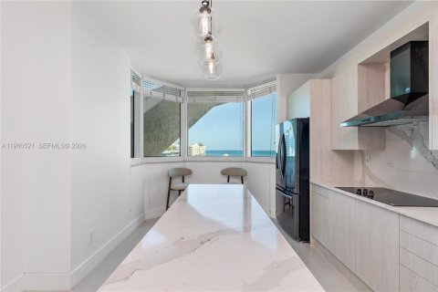 Condominio en venta en Miami Beach, Florida, 1 dormitorio, 107.77 m2 № 2027643 - foto 14