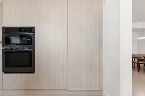 Condominio en venta en Miami Beach, Florida, 1 dormitorio, 107.77 m2 № 2027643 - foto 19