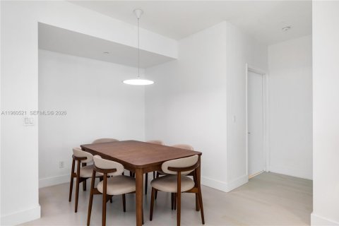 Condominio en venta en Miami Beach, Florida, 1 dormitorio, 107.77 m2 № 2027643 - foto 10