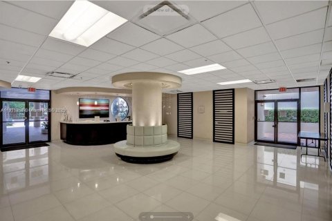 Copropriété à vendre à Miami Beach, Floride: 2 chambres, 81.2 m2 № 2016300 - photo 2