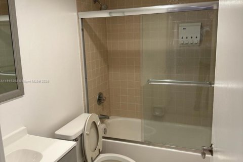 Copropriété à vendre à Miami Beach, Floride: 2 chambres, 81.2 m2 № 2016300 - photo 13