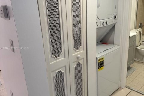 Copropriété à vendre à Miami Beach, Floride: 2 chambres, 81.2 m2 № 2016300 - photo 16