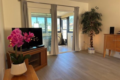 Condominio en venta en Bradenton, Florida, 1 dormitorio, 70.23 m2 № 2094260 - foto 9