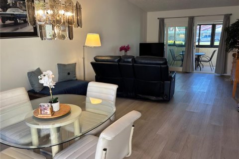 Condominio en venta en Bradenton, Florida, 1 dormitorio, 70.23 m2 № 2094260 - foto 10