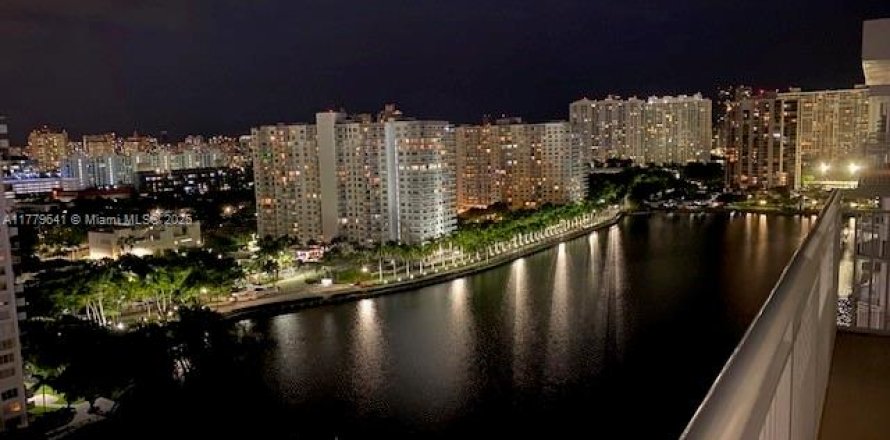 Condo à Aventura, Floride, 2 chambres № 1697332