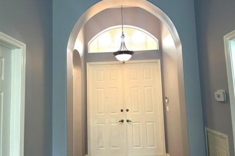 Villa ou maison à louer à Stuart, Floride: 2 chambres, 162.39 m2 № 2401832 - photo 3