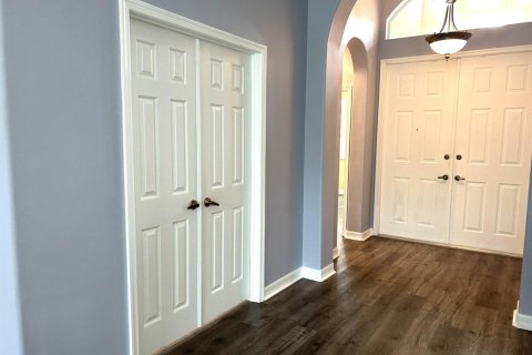 Villa ou maison à louer à Stuart, Floride: 2 chambres, 162.39 m2 № 2401832 - photo 6
