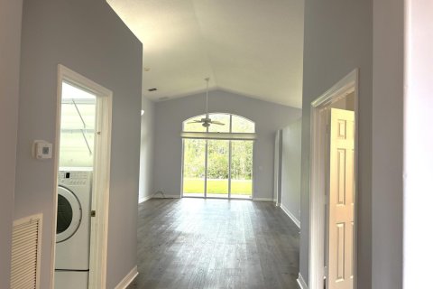 Villa ou maison à louer à Stuart, Floride: 2 chambres, 162.39 m2 № 2401832 - photo 4