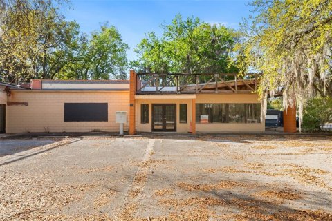 Propiedad comercial en Gainesville, Florida № 2105937
