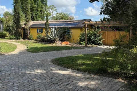 House in Lake Mary, Florida 3 bedrooms, 235.23 sq.m. № 2279970