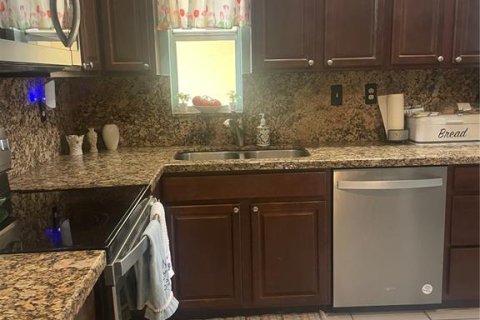 House in Davie, Florida 3 bedrooms, 149.39 sq.m. № 1877302 - photo 13