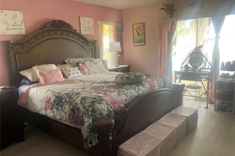 House in Davie, Florida 3 bedrooms, 149.39 sq.m. № 1877302 - photo 26