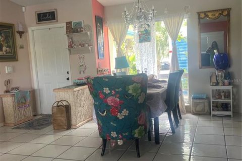 House in Davie, Florida 3 bedrooms, 149.39 sq.m. № 1877302 - photo 9