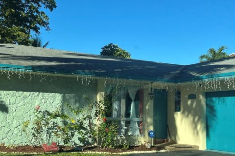 House in Davie, Florida 3 bedrooms, 149.39 sq.m. № 1877302 - photo 5
