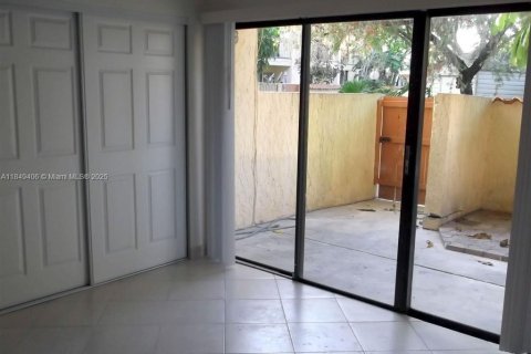 Propiedad comercial en venta en Sunrise, Florida, 621.61 m2 № 1851990 - foto 12