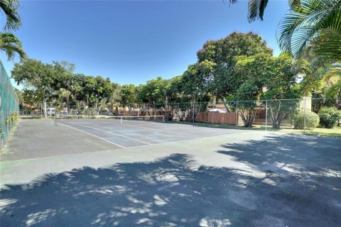 Propiedad comercial en venta en Sunrise, Florida, 621.61 m2 № 1851990 - foto 5