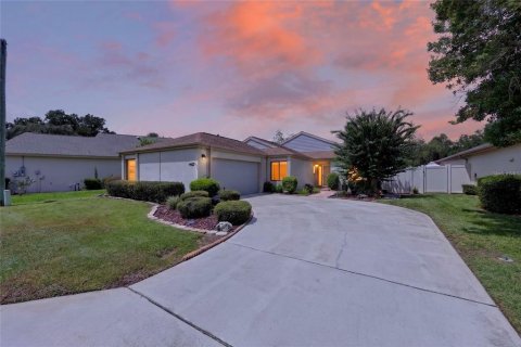 Casa en Ocala, Florida 3 dormitorios, 166.11 m2 № 2356376
