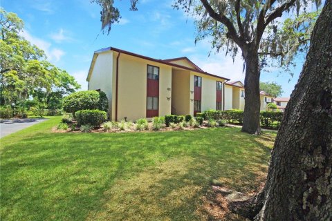 Condominio en Ocala, Florida, 1 dormitorio  № 2214494