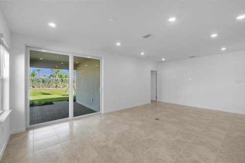 House in Bradenton, Florida 4 bedrooms, 146.79 sq.m. № 2259511 - photo 10