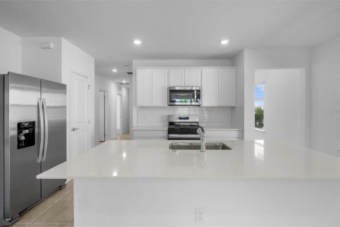 House in Bradenton, Florida 4 bedrooms, 146.79 sq.m. № 2259511 - photo 7