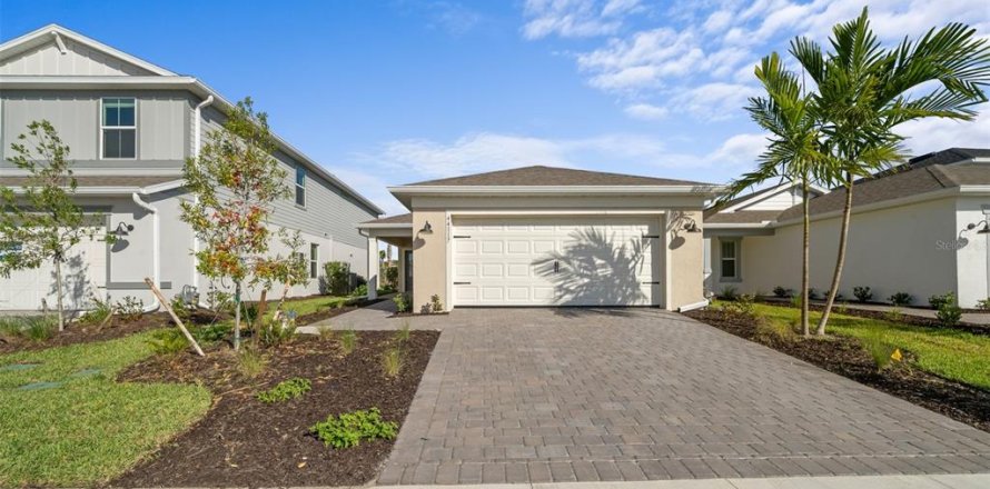 House in Bradenton, Florida 4 bedrooms, 146.79 sq.m. № 2259511
