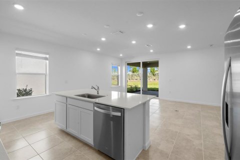 House in Bradenton, Florida 4 bedrooms, 146.79 sq.m. № 2259511 - photo 9