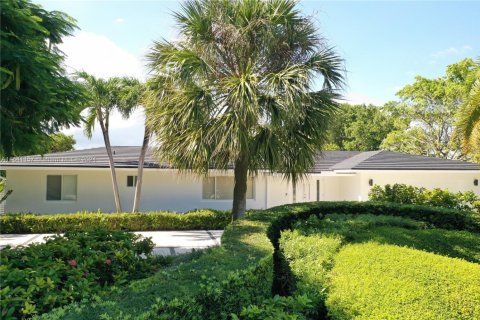 House in Key Biscayne, Florida 4 bedrooms, 238.39 sq.m. № 1709624 - photo 3
