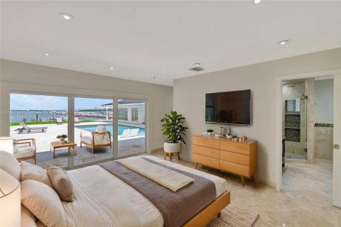 House in Key Biscayne, Florida 4 bedrooms, 238.39 sq.m. № 1709624 - photo 14