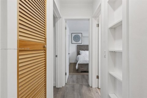 House in Miramar, Florida 4 bedrooms, 122.63 sq.m. № 1932746 - photo 26