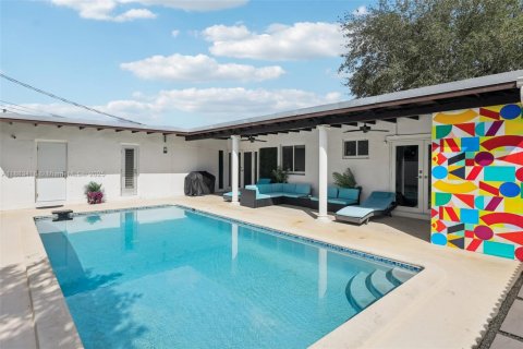 House in Miramar, Florida 4 bedrooms, 122.63 sq.m. № 1932746 - photo 3