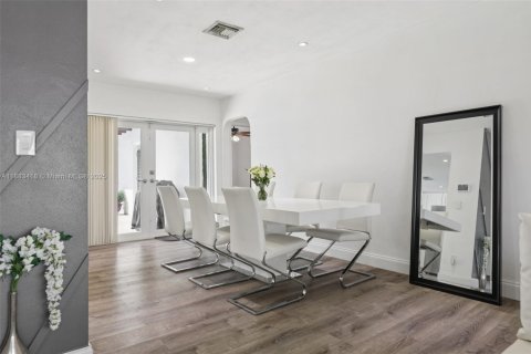 House in Miramar, Florida 4 bedrooms, 122.63 sq.m. № 1932746 - photo 12