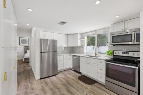 House in Miramar, Florida 4 bedrooms, 122.63 sq.m. № 1932746 - photo 14