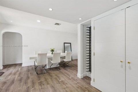 House in Miramar, Florida 4 bedrooms, 122.63 sq.m. № 1932746 - photo 11