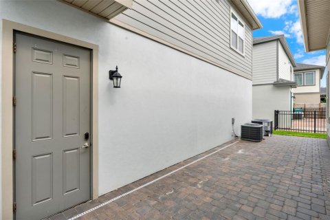 Casa en venta en Orlando, Florida, 4 dormitorios, 257.15 m2 № 1690611 - foto 8