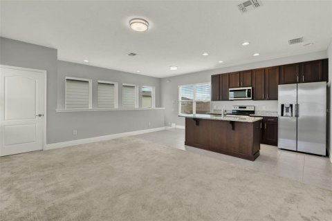 Casa en venta en Orlando, Florida, 4 dormitorios, 257.15 m2 № 1690611 - foto 3
