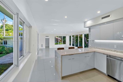 Купить виллу или дом в Майами-Шорс, Флорида 3 спальни, 174.93м2, № 1970836 - фото 21