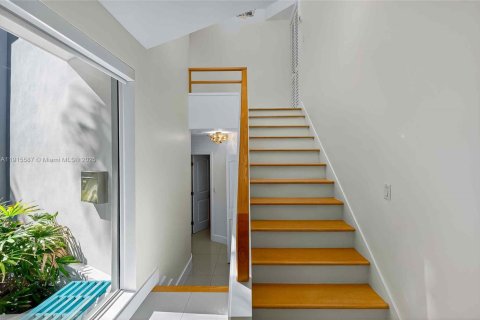 Купить виллу или дом в Майами-Шорс, Флорида 3 спальни, 174.93м2, № 1970836 - фото 9