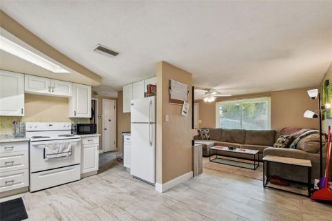 Casa en alquiler en Port Richey, Florida, 2 dormitorios, 69.12 m2 № 1866024 - foto 3