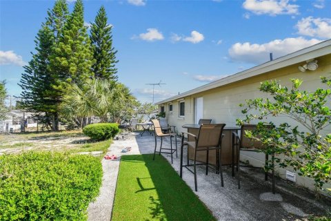 Casa en alquiler en Port Richey, Florida, 2 dormitorios, 69.12 m2 № 1866024 - foto 6