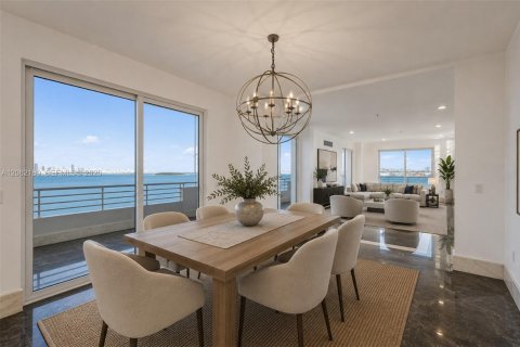Copropriété à louer à Miami, Floride: 5 chambres, 317.73 m2 № 2254762 - photo 3