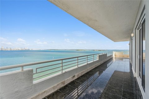 Copropriété à louer à Miami, Floride: 5 chambres, 317.73 m2 № 2254762 - photo 24