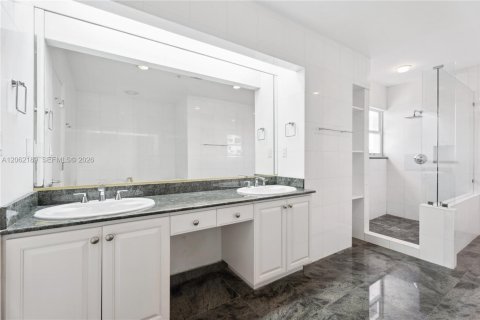 Copropriété à louer à Miami, Floride: 5 chambres, 317.73 m2 № 2254762 - photo 28