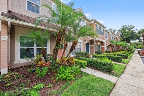 Townhouse in Tampa, Florida 2 bedrooms, 110 sq.m. № 2385852 - photo 5